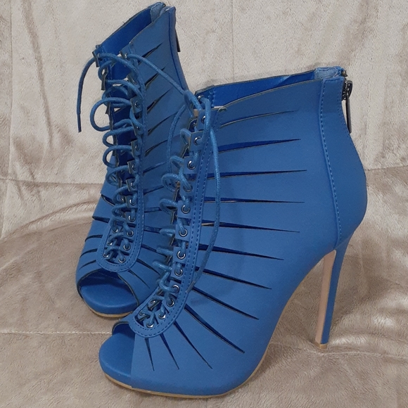Bella Marie blue booties size 7 - Picture 3 of 11